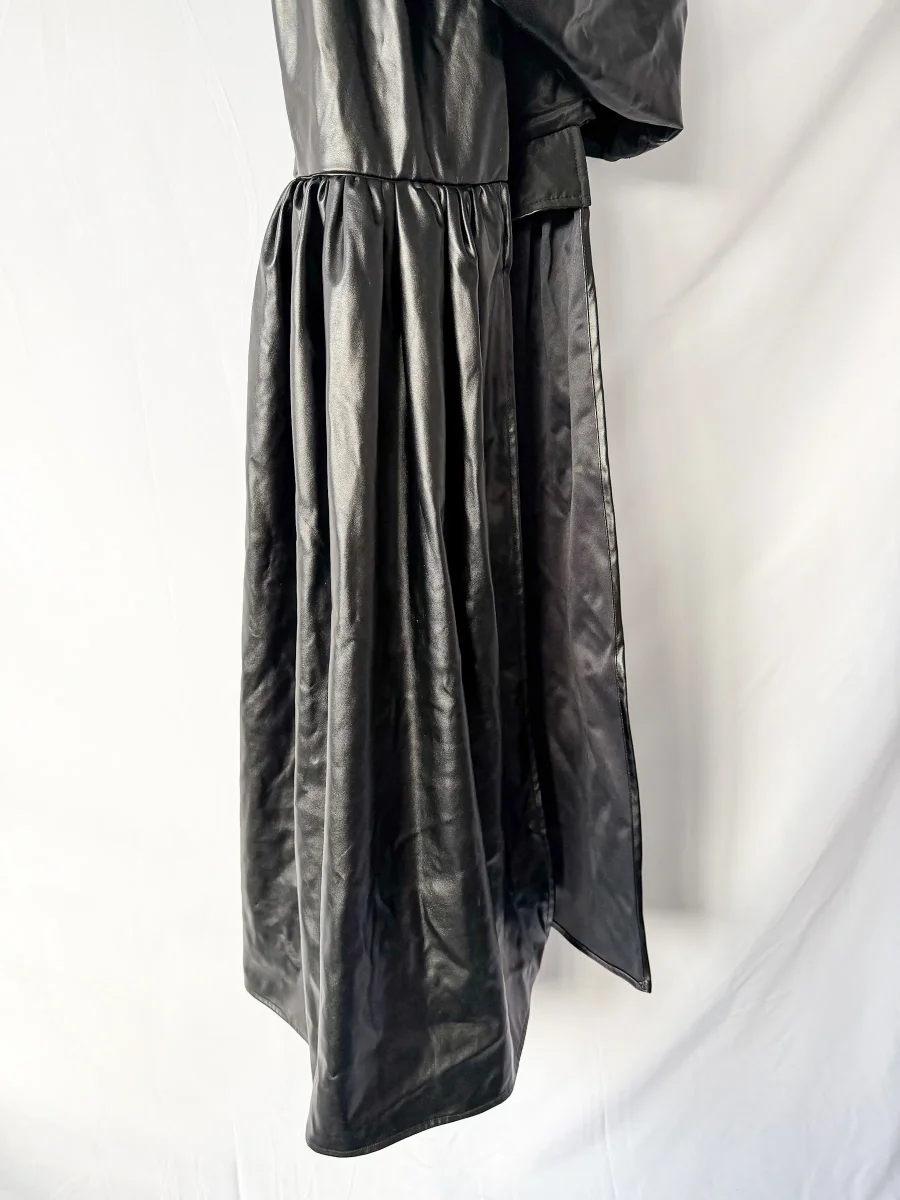 David Koma Black Pleather Strapless Train Detail Mini Dress - Imagen 6