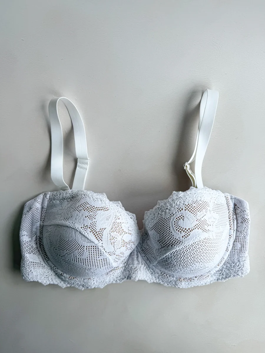 Pain De Sucre White French Lace Padded Bra in Lua - Imagen 4