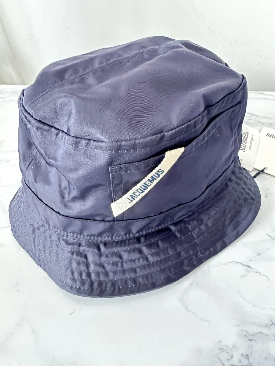 Jacquemus Le Bob Ovalie Shell Navy Bucket Hat - Imagen 4
