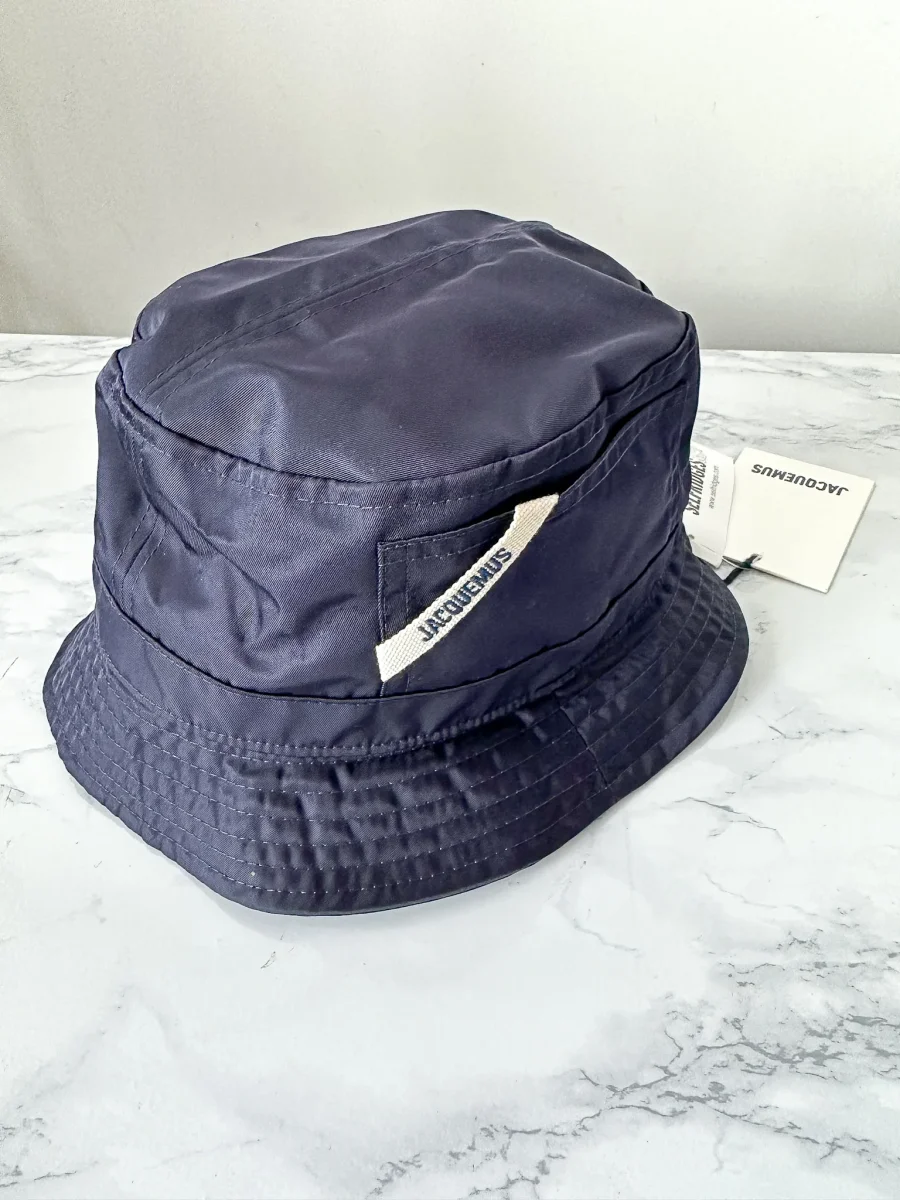Jacquemus Le Bob Ovalie Shell Navy Bucket Hat - Imagen 5