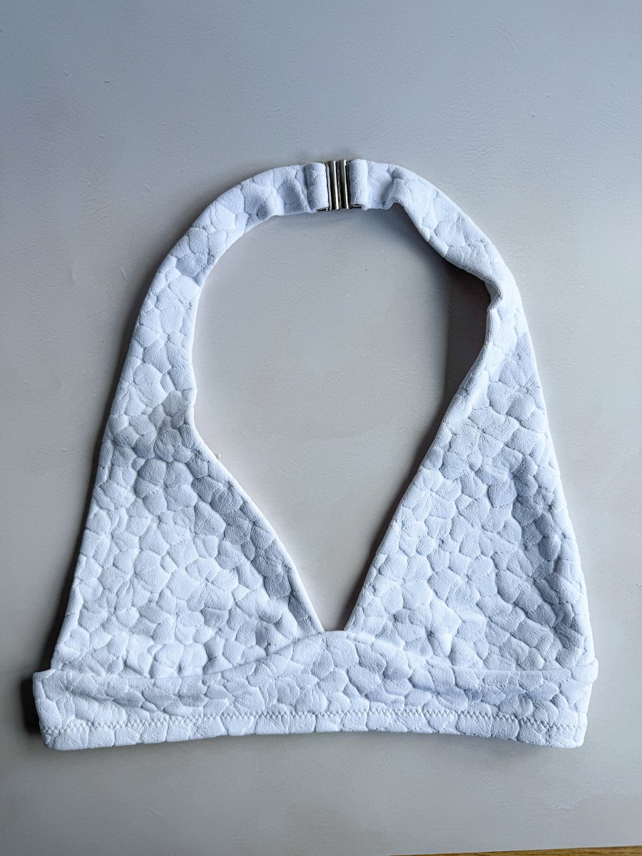 Pain De Sucre White Floral Woven Bikini Top in Mita - Imagen 2