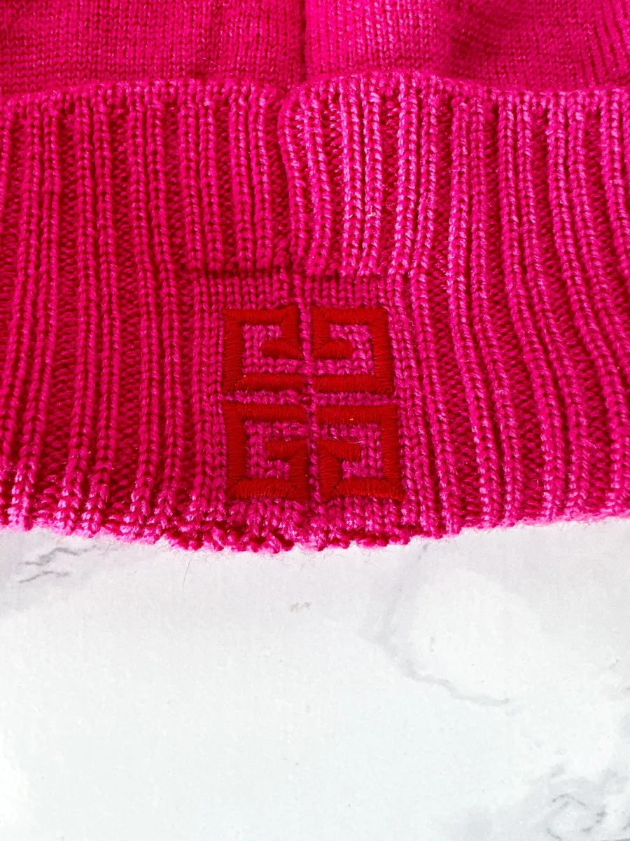 Givenchy Pink Logo Embroidered Wool Beanie Hat - Imagen 7