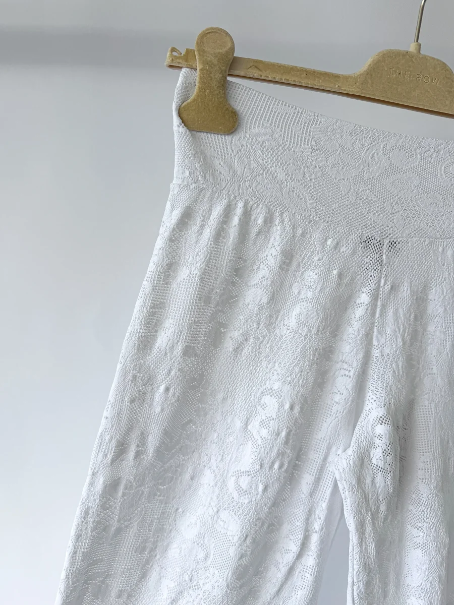 Pain De Sucre White Lace Beach Trousers in Timea - Imagen 3