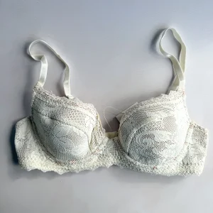Pain De Sucre Ecru White Lace Bra in Lua
