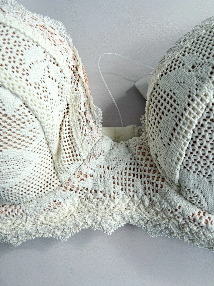 Pain De Sucre French Lace Ecru White Padded Bra in Dean - Imagen 4