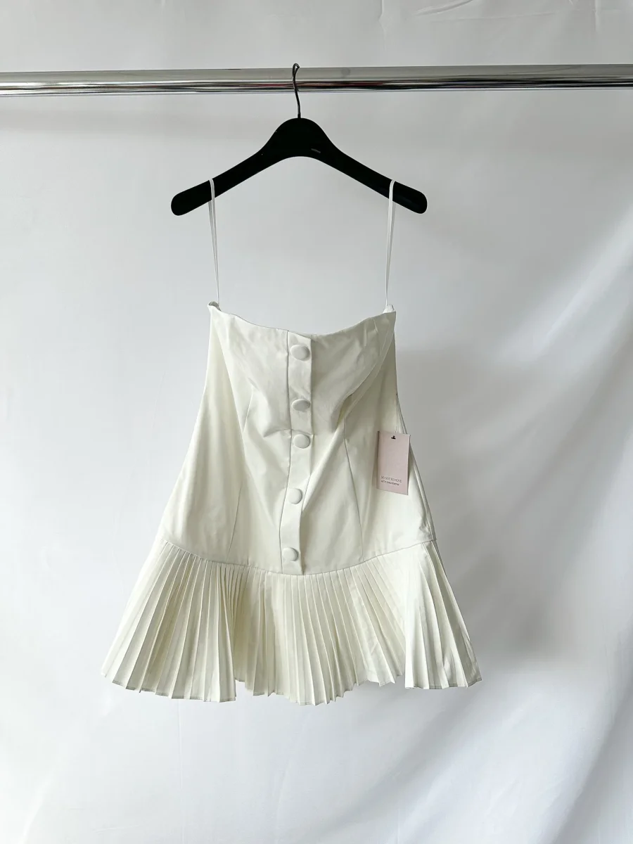 Odd Muse White The Ultimate Button Up Strapless Pleat Hem Mini Dress - Imagen 4