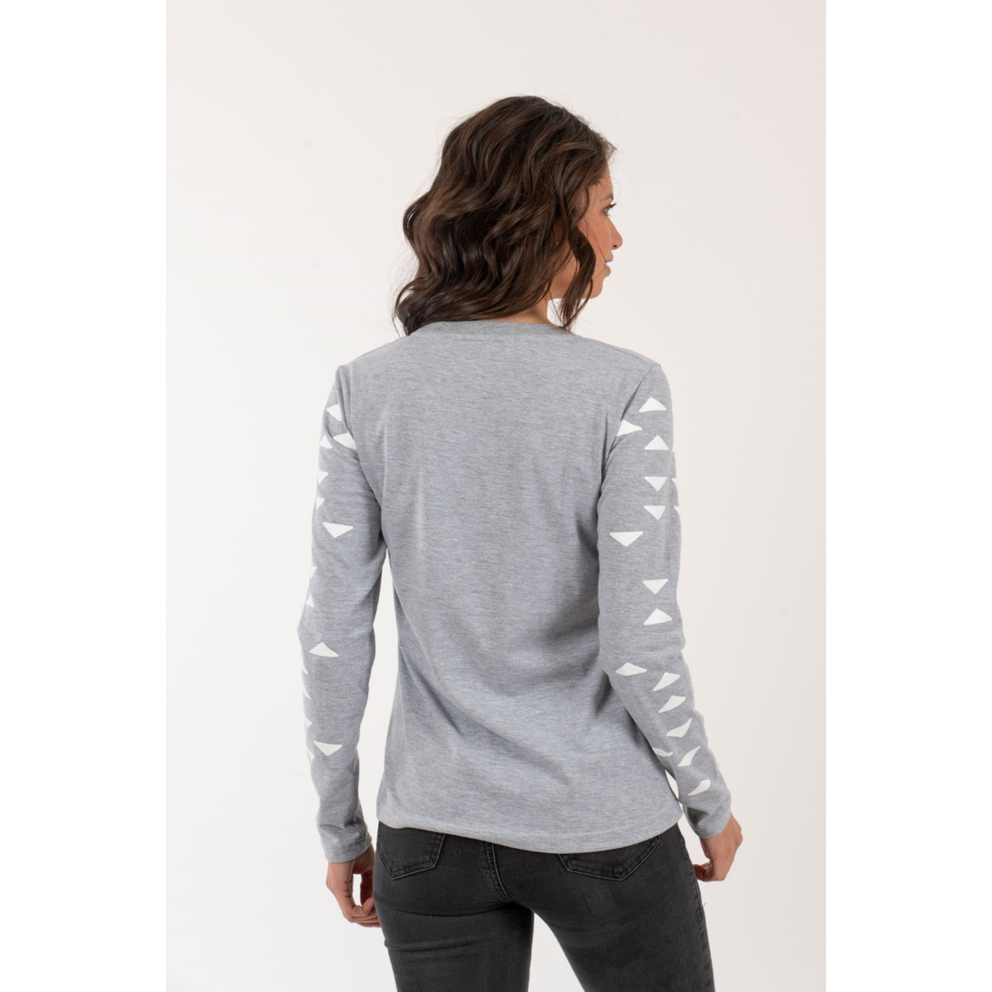 Polera Triangulos Mujer – Gris - Imagen 6