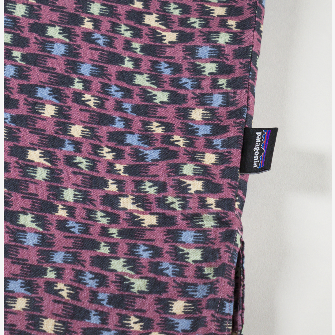 Camisa Back step shirt hombre intertwined hands – Morado - Imagen 6
