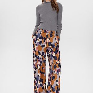 Pantalón ancho de manchas