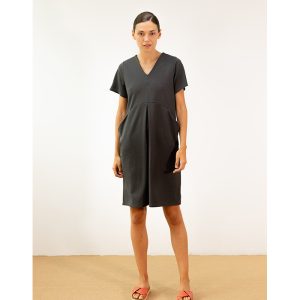 Vestido gris oscuro bolsillos