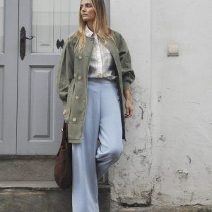 Gabardina kaki de tejido denim