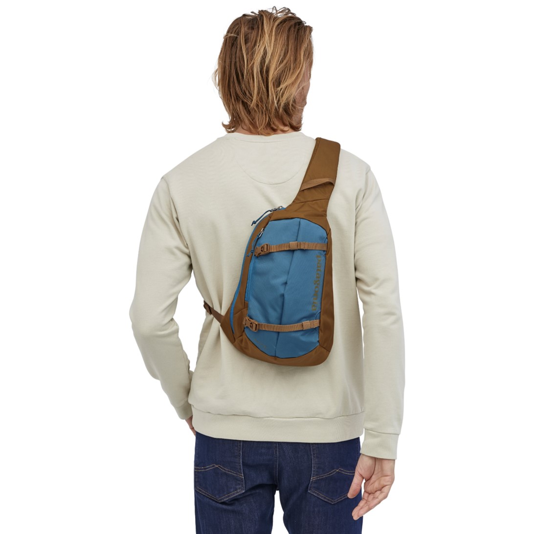 Mochila Atom Sling 8L Café - Imagen 4