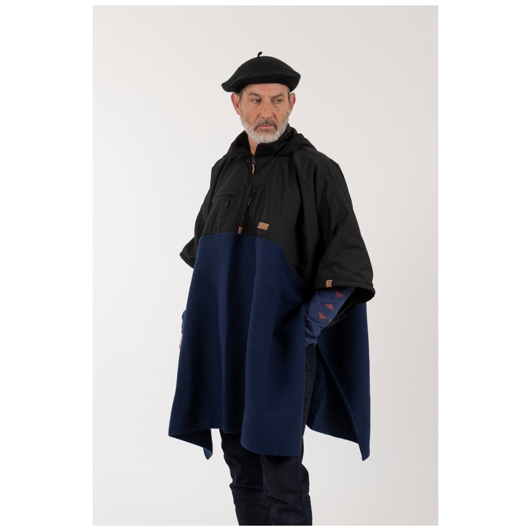 Poncho Taita Unisex Negro/Azul - Imagen 9