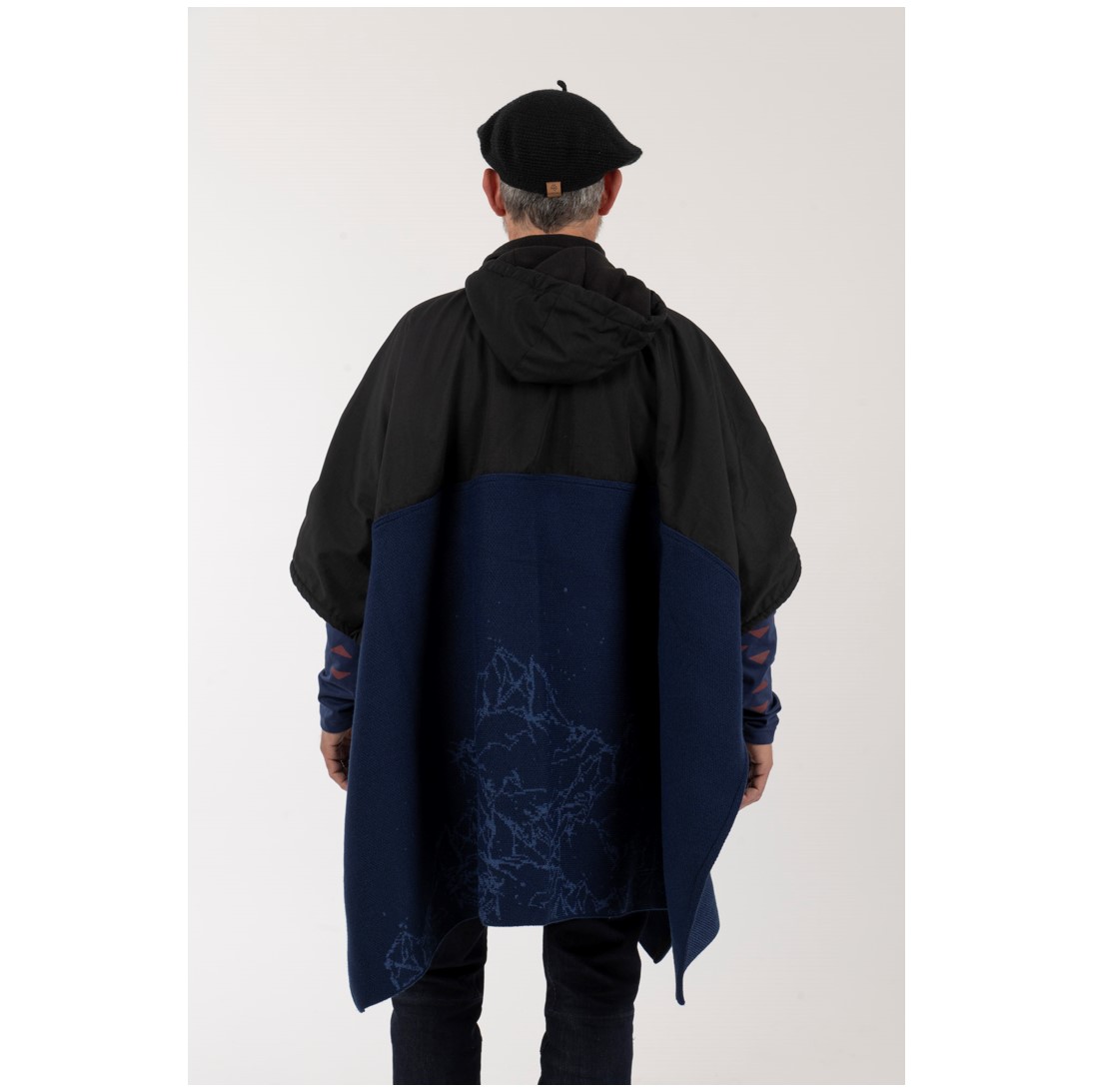 Poncho Taita Unisex Negro/Azul - Imagen 4