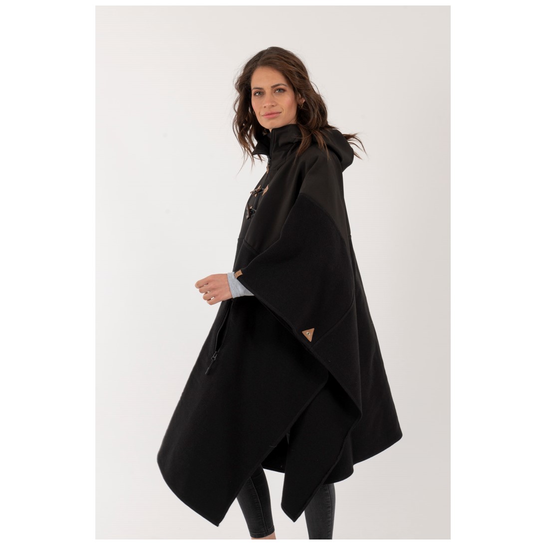 Poncho Taiyin Unisex Negro - Imagen 8