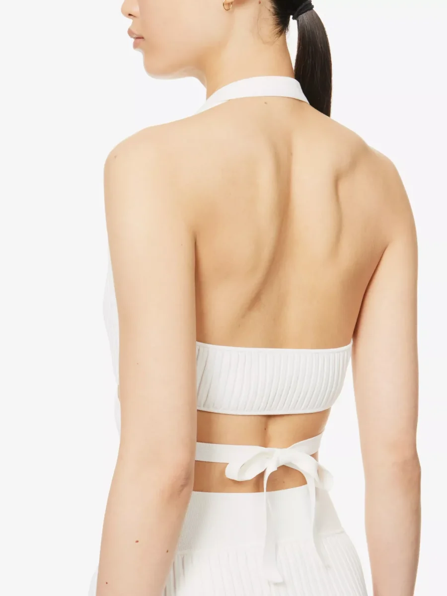 SAN SLOANE Francoise Open-Back Tie-Up Wrap Halter Plunge Neckline Knitted Crop Top - Imagen 5