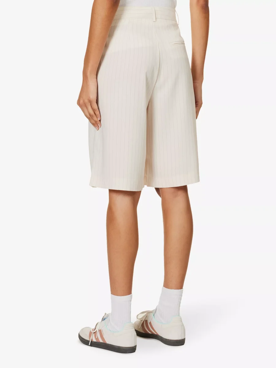 THE FRANKIE SHOP Vivian Pinstriped Woven Beige Suit Shorts - Imagen 6
