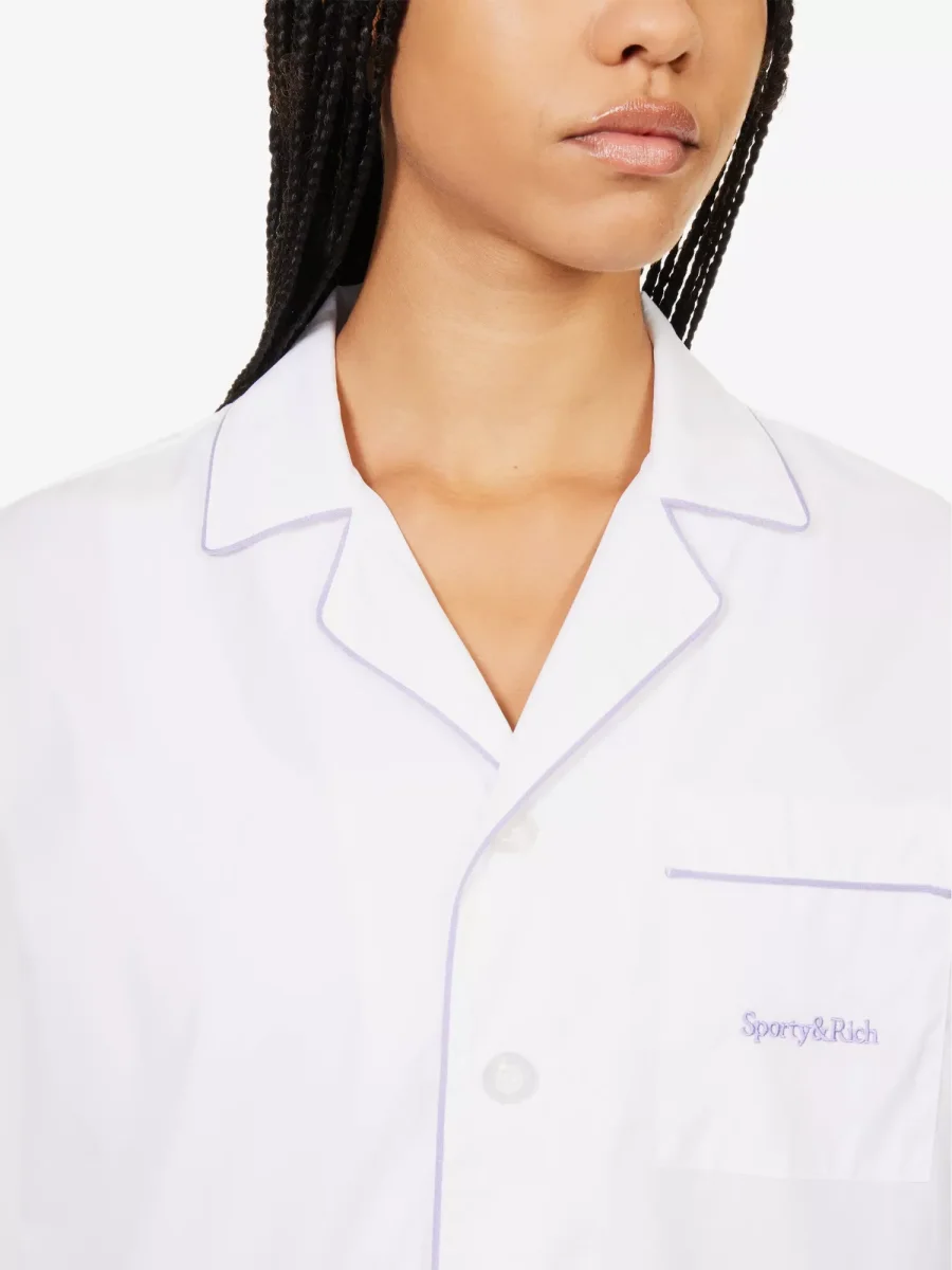 SPORTY & RICH Serif Embroidered Logo Contrast Piping Cotton Poplin Pyjama Top - Imagen 3