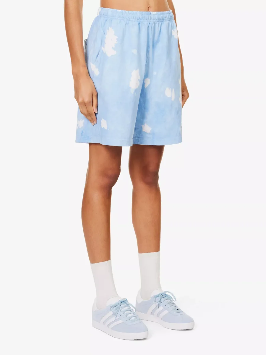 SPORTY & RICH Serif Font Logo Tie Dye Cotton Jersey Blue Shorts - Imagen 5