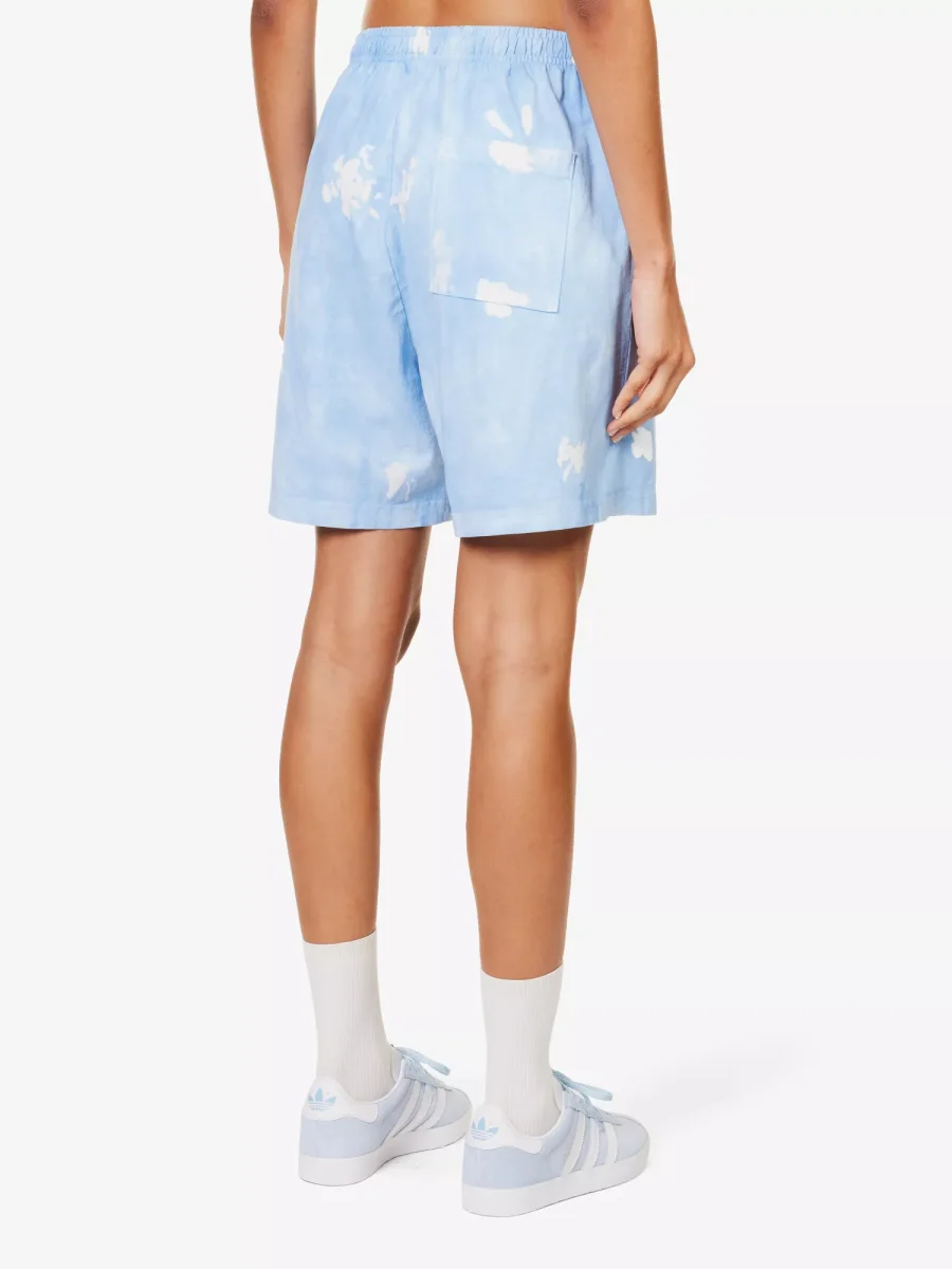 SPORTY & RICH Serif Font Logo Tie Dye Cotton Jersey Blue Shorts - Imagen 4