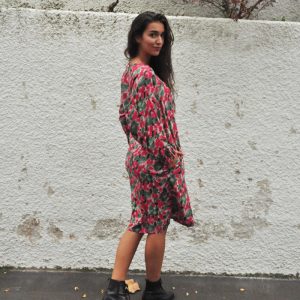 Vestido midi con estampados verdes y granates