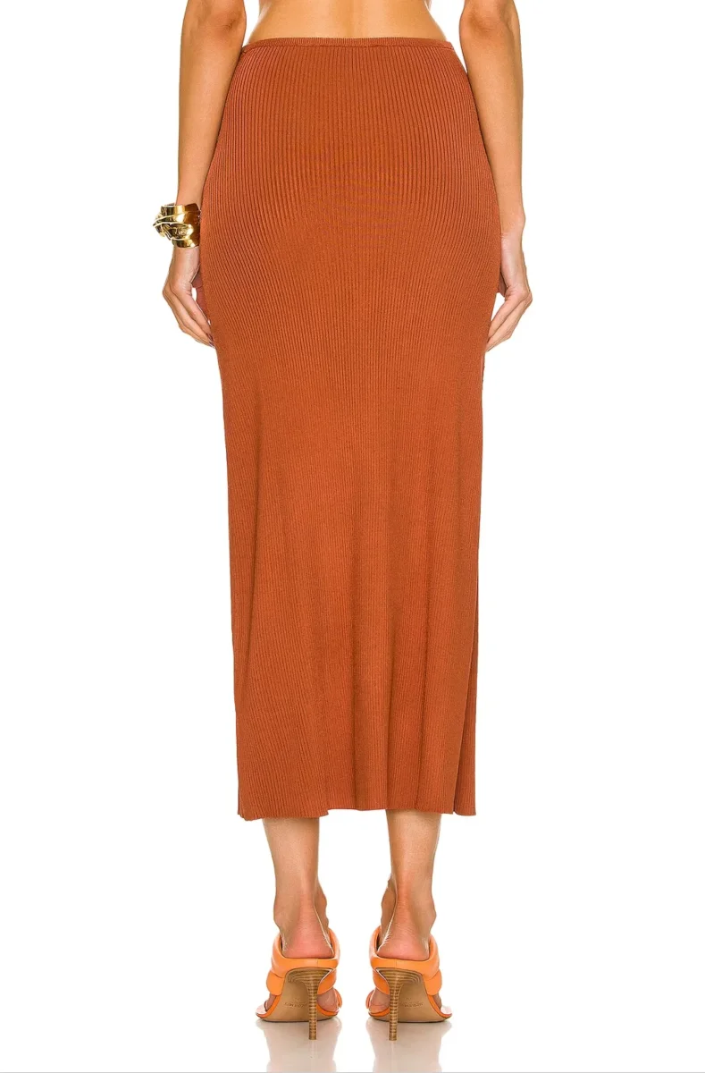 Cult Gaia Kana Ribbed Knit Twist Detail Slit Skirt in Amber - Imagen 9