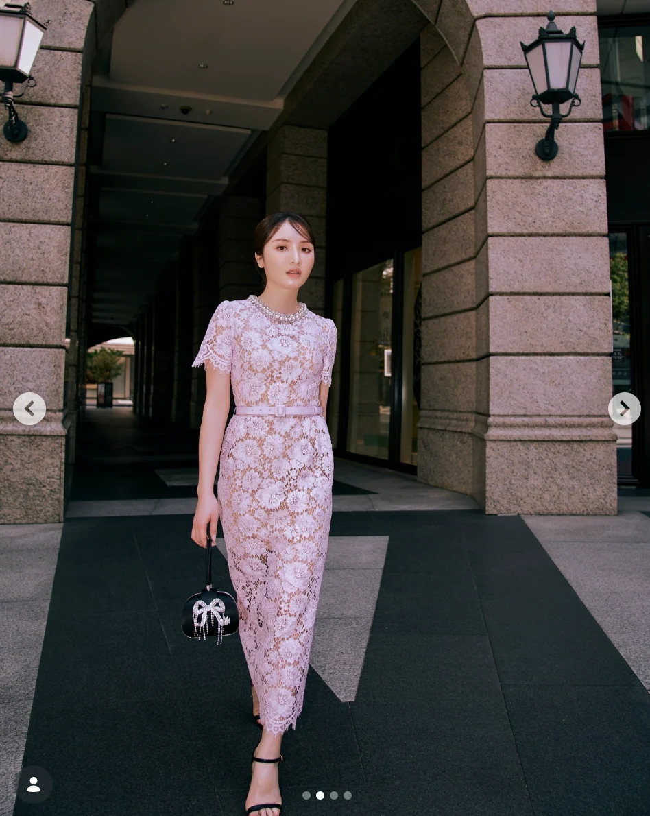 Self-Portrait Pink Floral Lace Pearl Embellished Neck Belted Midi Dress - Imagen 7