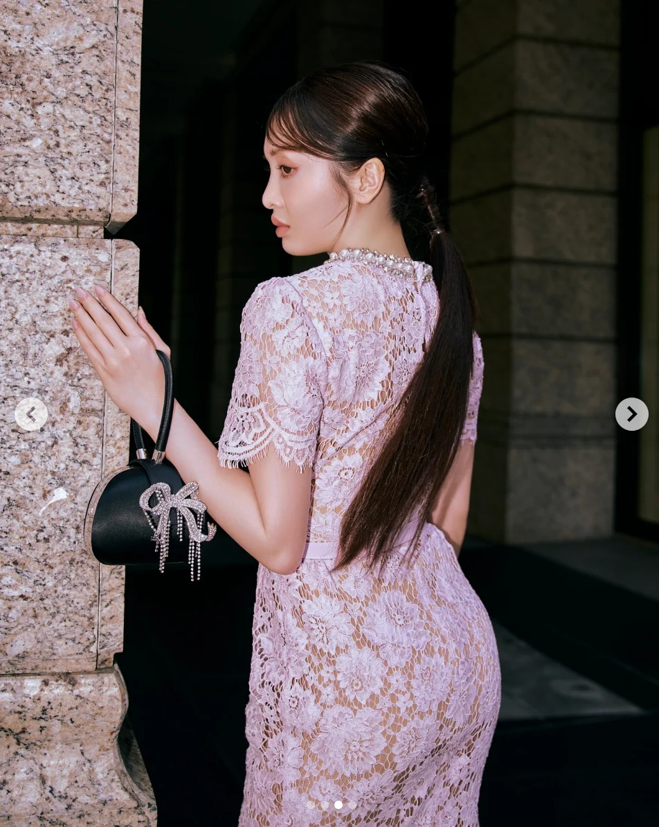 Self-Portrait Pink Floral Lace Pearl Embellished Neck Belted Midi Dress - Imagen 8