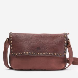 Bolso bandolera de piel y loneta con tachuelas
