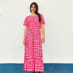 Vestido largo estampado fucsia