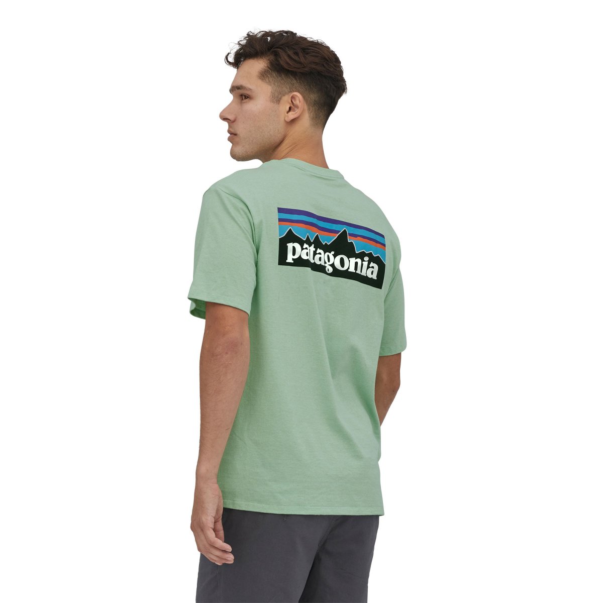 Polera P-6 Logo Responsibili-tee Hombre – Verde - Imagen 4