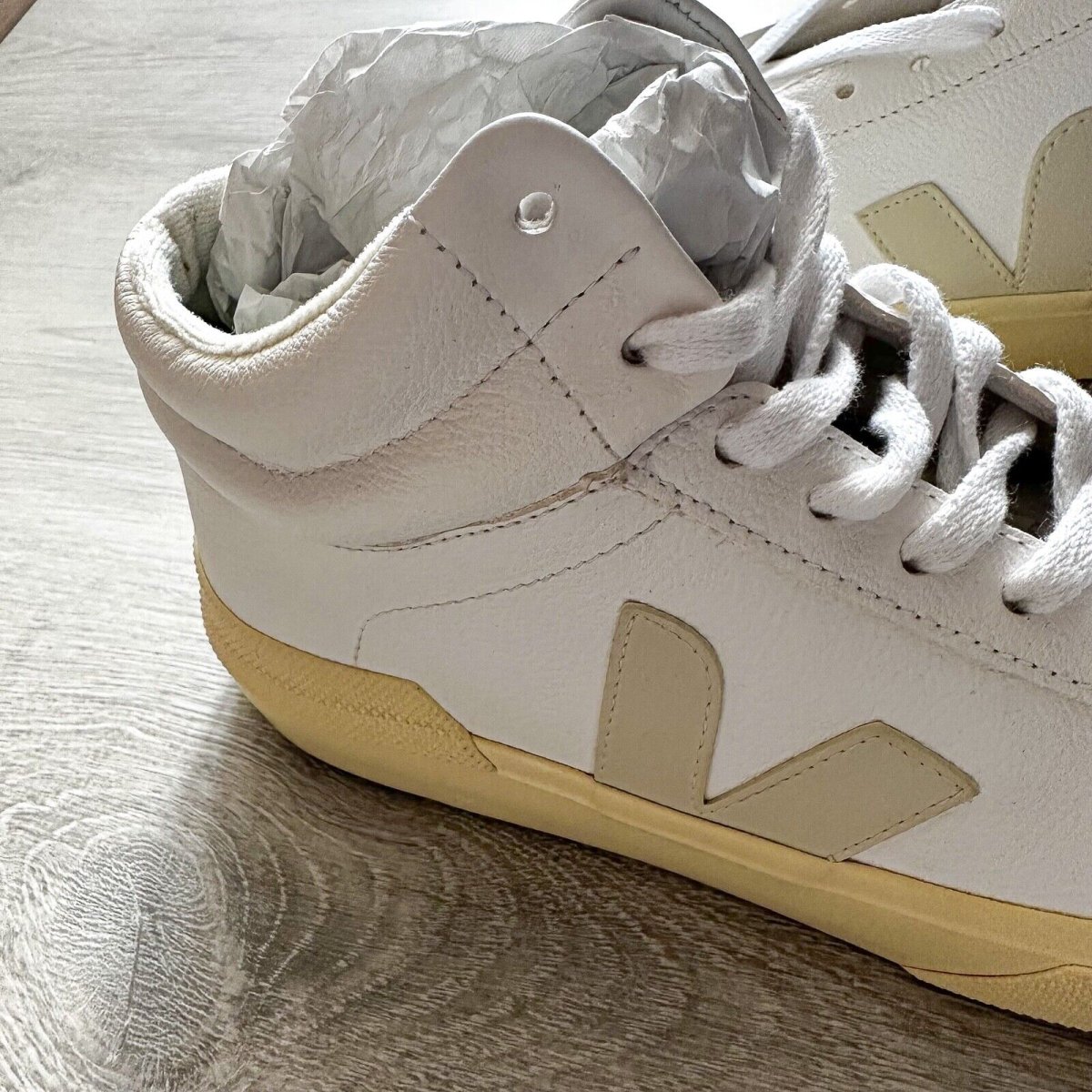 VEJA Minotaur White Leather High Top Trainers - Imagen 5