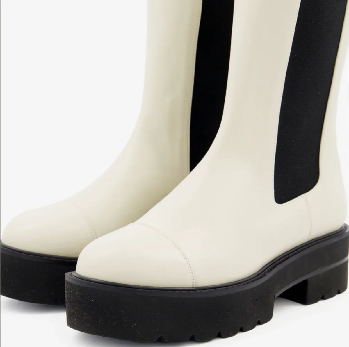 Stuart Weitzman Presley Chunky Chelsea Oat White Utility Boots - Imagen 6