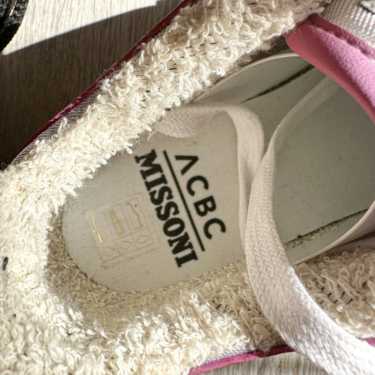 MISSONI Logo 90 White Red Trainers Sneakers + Chevron Bag - Imagen 4