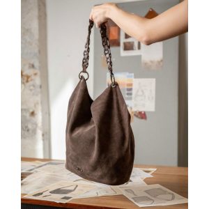 Bolso tipo saco marrón oscuro