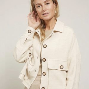 Cazadora corta beige