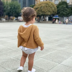 Chaqueta con capucha