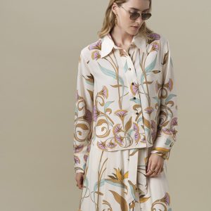 Camisa con estampado de flores
