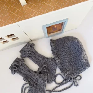 Conjunto capota y botitas volante