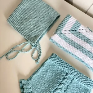 Conjunto jersey rayas, braga trenza y capota