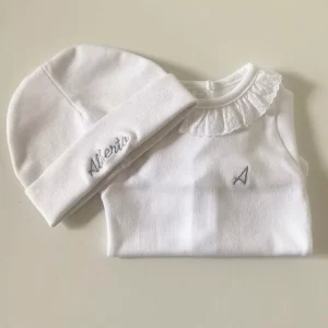 Primera puesta gorro nombre y body