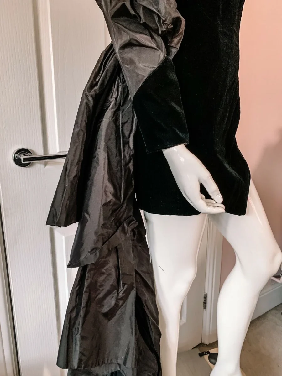 Alexandre Vauthier Black Velvet Dramatic Drape Detail Dress - Imagen 4