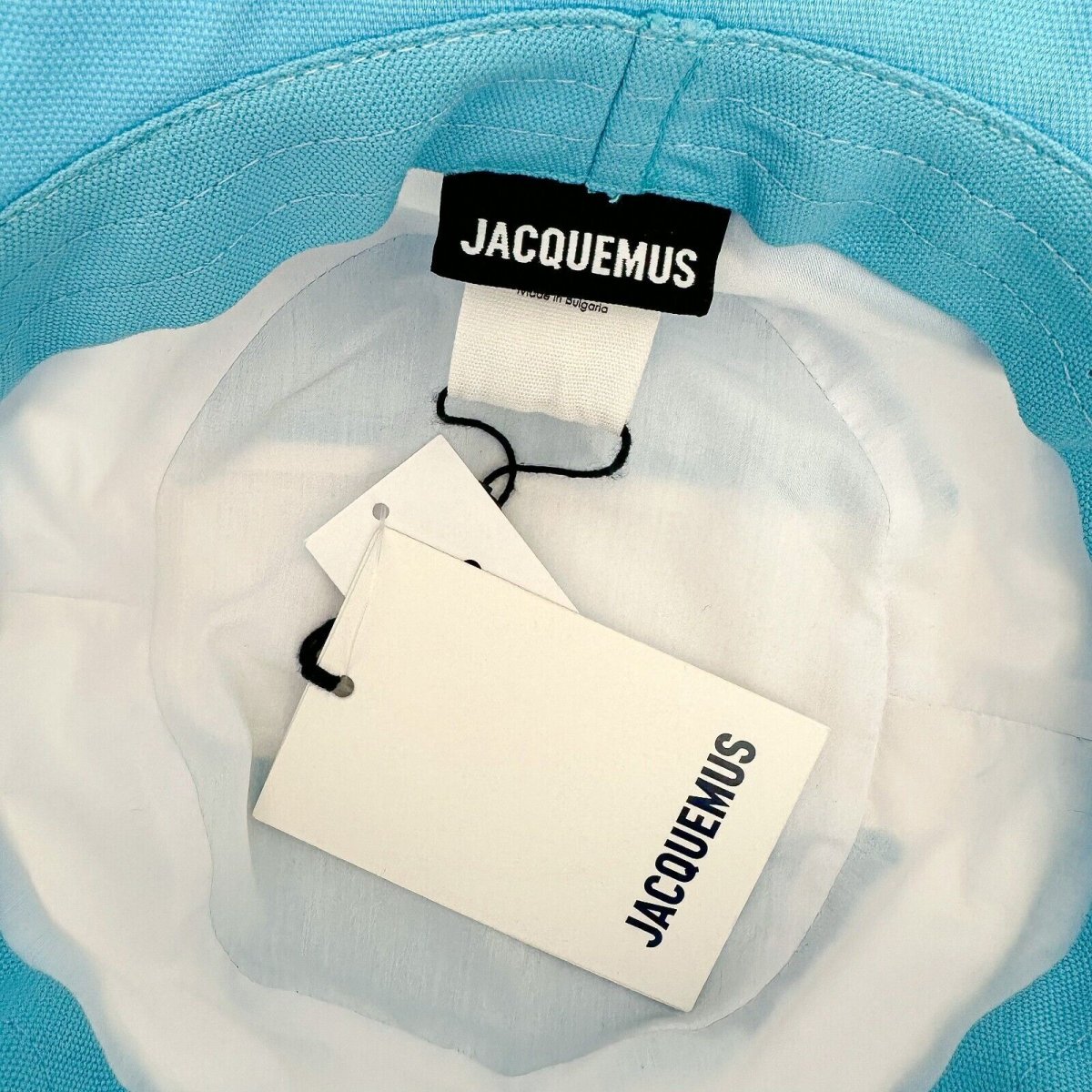 JACQUEMUS Logo Embossed Blue White Stripe Bucket Hat Le Bob Rayures - Imagen 8