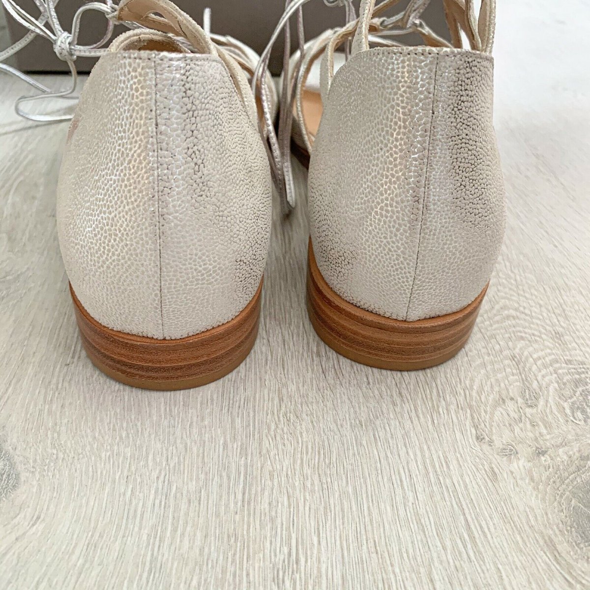 RACINE CARRÉE Silver Cut Out Lace Strappy Sandals Flats - Imagen 5