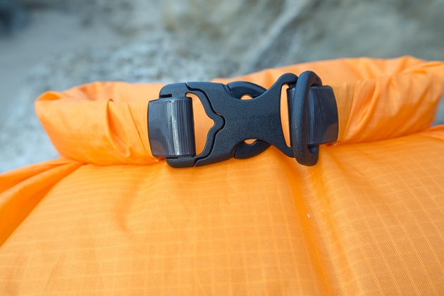 Bolsa Seca Carry Dry 12L 70D - Imagen 3