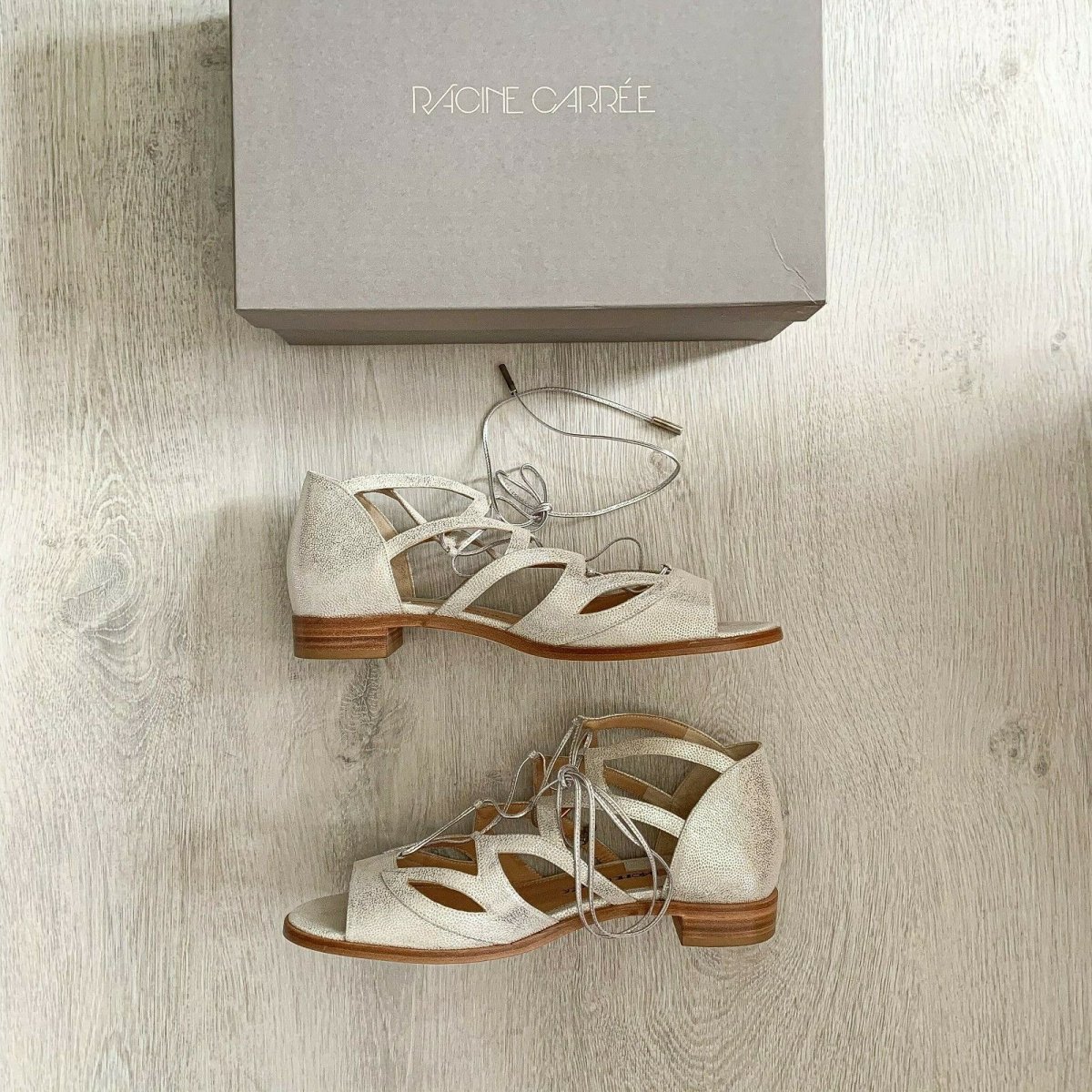 RACINE CARRÉE Silver Cut Out Lace Strappy Sandals Flats - Imagen 2