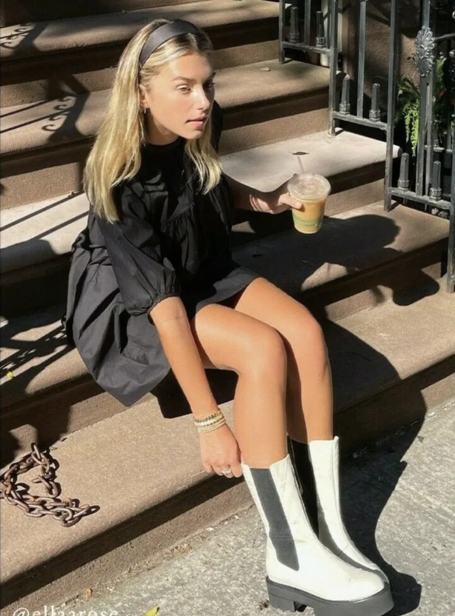 Stuart Weitzman Presley Chunky Chelsea Oat White Utility Boots - Imagen 3