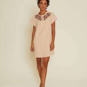 Vestido de algodón con bordados