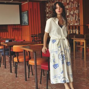 Falda blanca con estampado