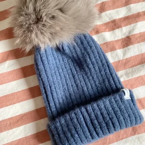 Gorro punto pompón natural